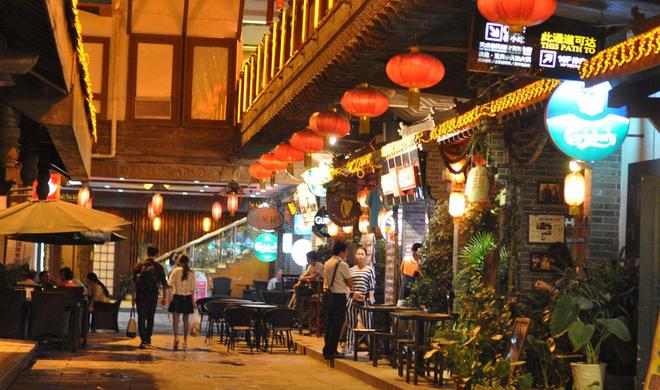 南宫ng体育中国最著名的六条美食街去过三条算及格全去过就太幸福了(图3)