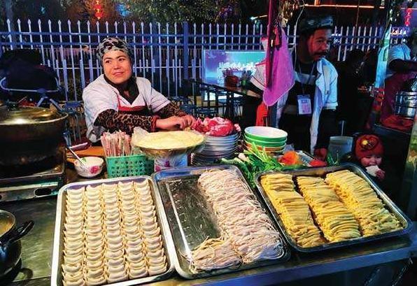 ng体育火爆全国的4个美食街新疆和田夜市上榜最后一个享誉国际(图3)