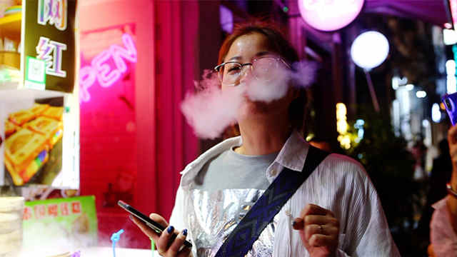 南宫ng体育老派店与网红风烟火气和人情味上海夜市最全攻略就在这！(图7)