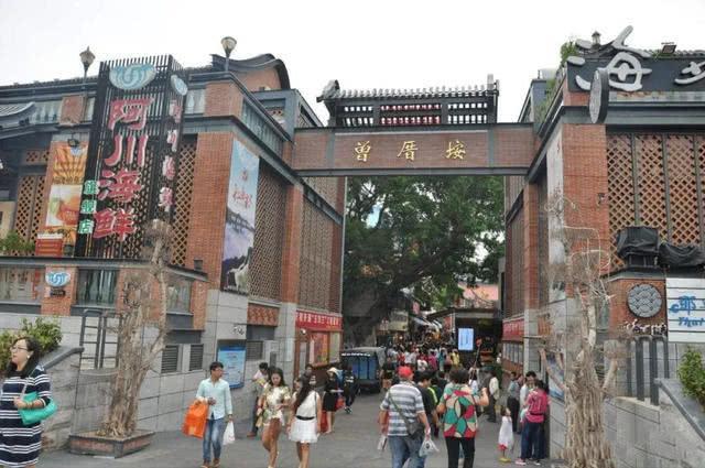 ng体育官网app下载中国最热门的6条美食步行街人流量居高不下去过4个就算你赢(图6)